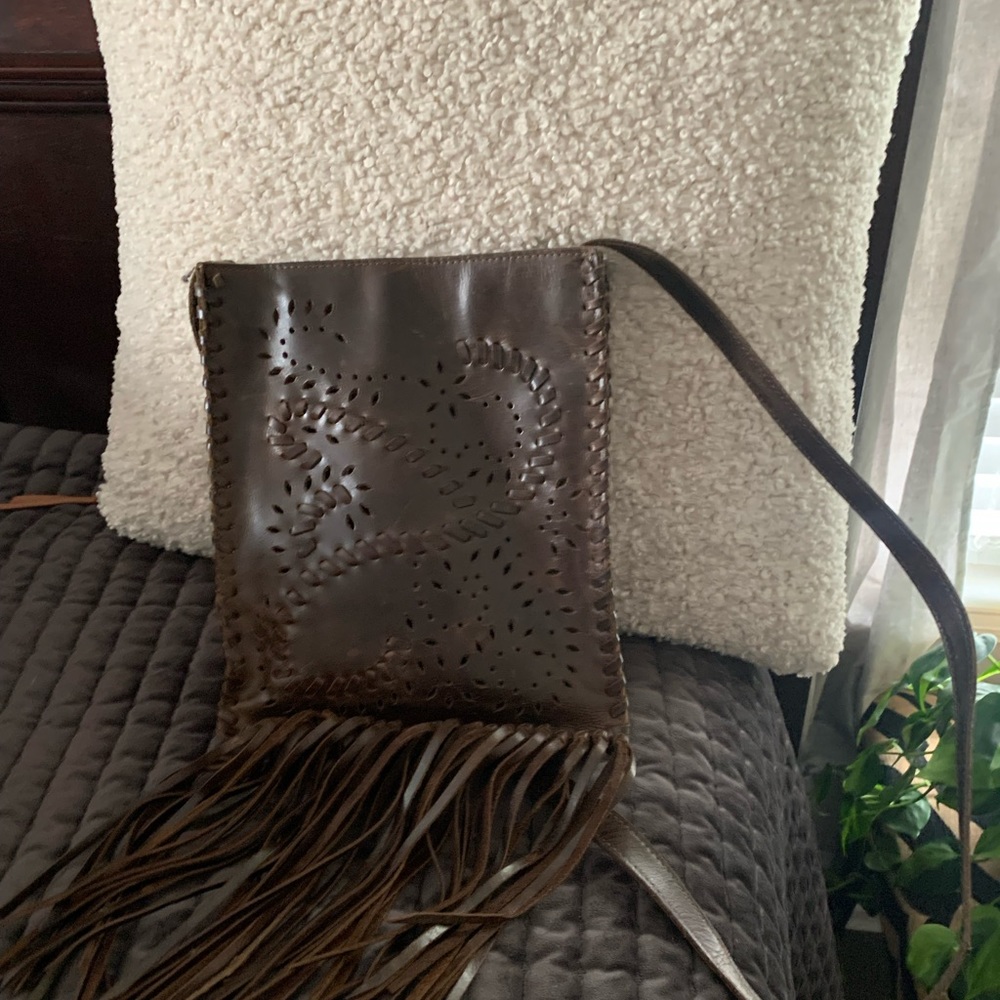 Raj fringe crossbody, leather
